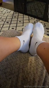 Socksssssss idk why but everytime i wear socks my feet look fake check