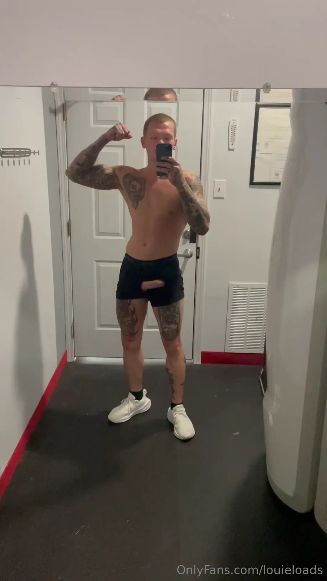 Swingin that meat around 