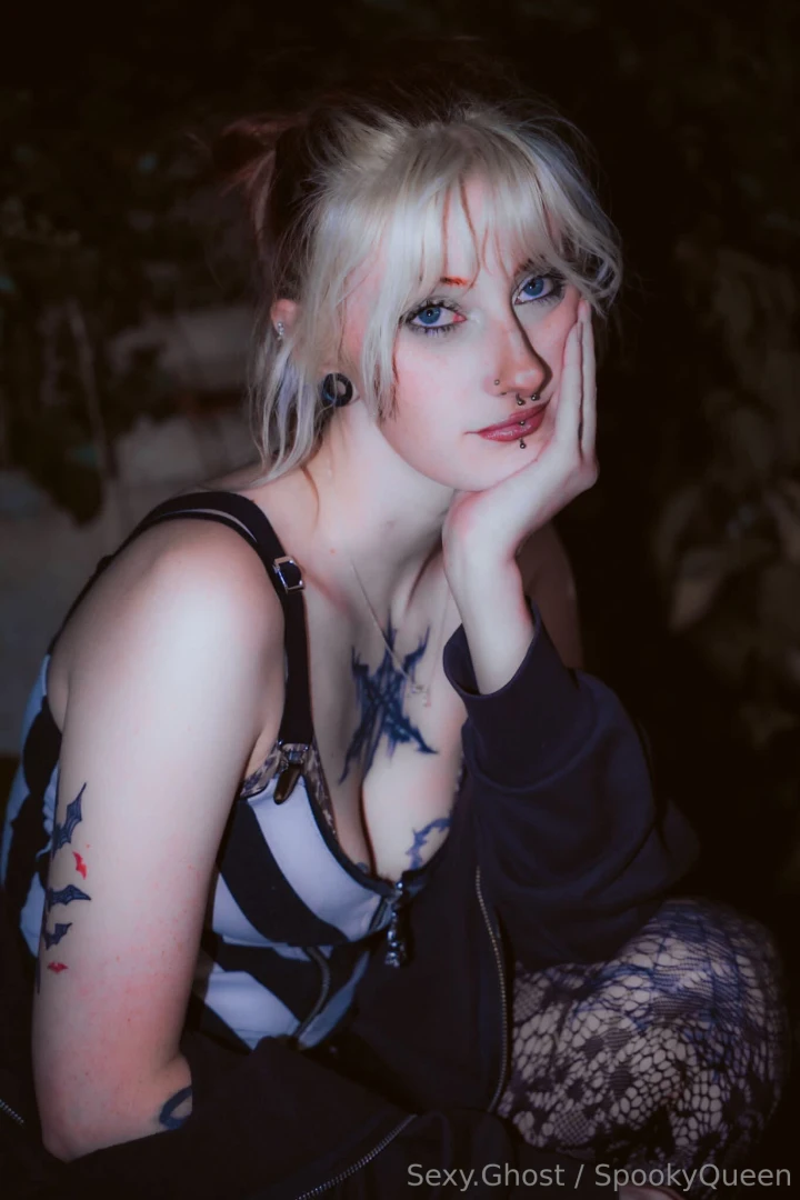 Spooky-queen0-0 part 1 