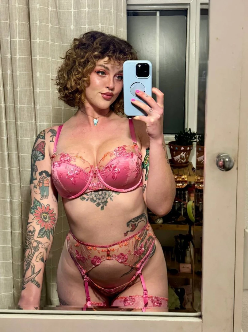 My outfit from the sex party last weekend i really loved my makeup 