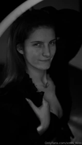 Hey ich bin jessy ich bin 26 jahre alt und komme aus niedersachsen ich