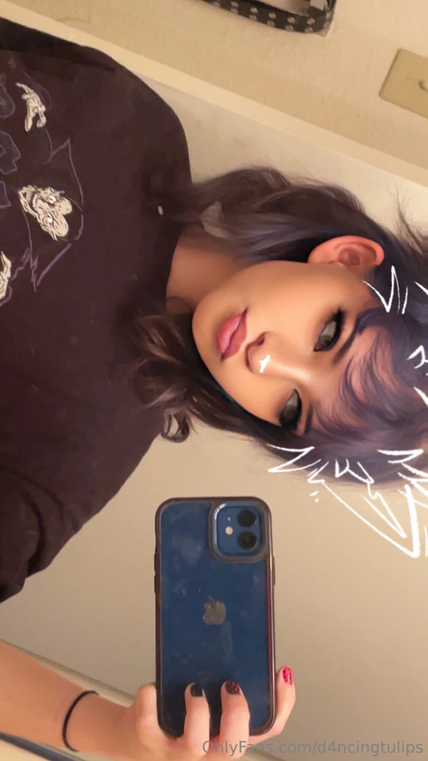 Selling topless pics in dm s message me 