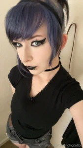 Message me if you re into seeing goth girls with embarrassing panties