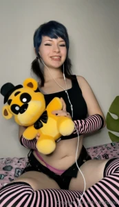 Happy friday who loves cute girls who love plushies