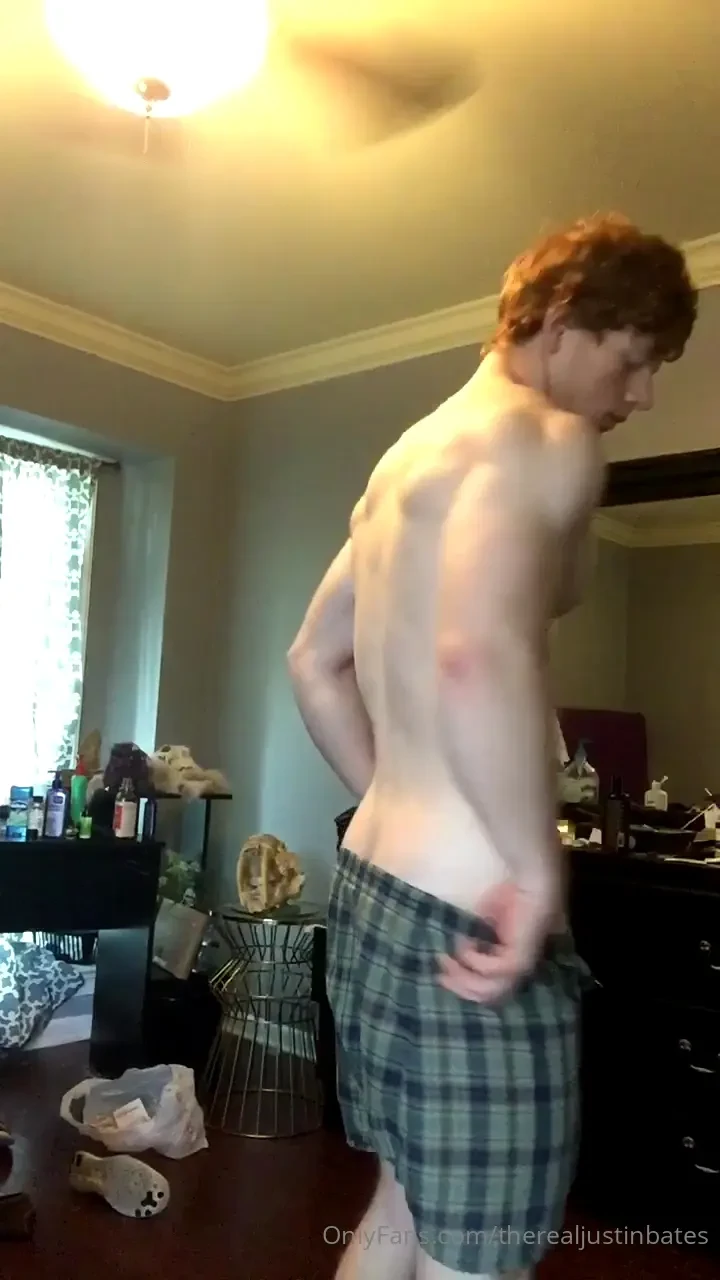 Why does exposing myself make me so horny 