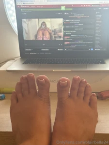 Toes and cam what could be better catch me on live