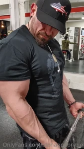 Some arm pump gym action for you heathens