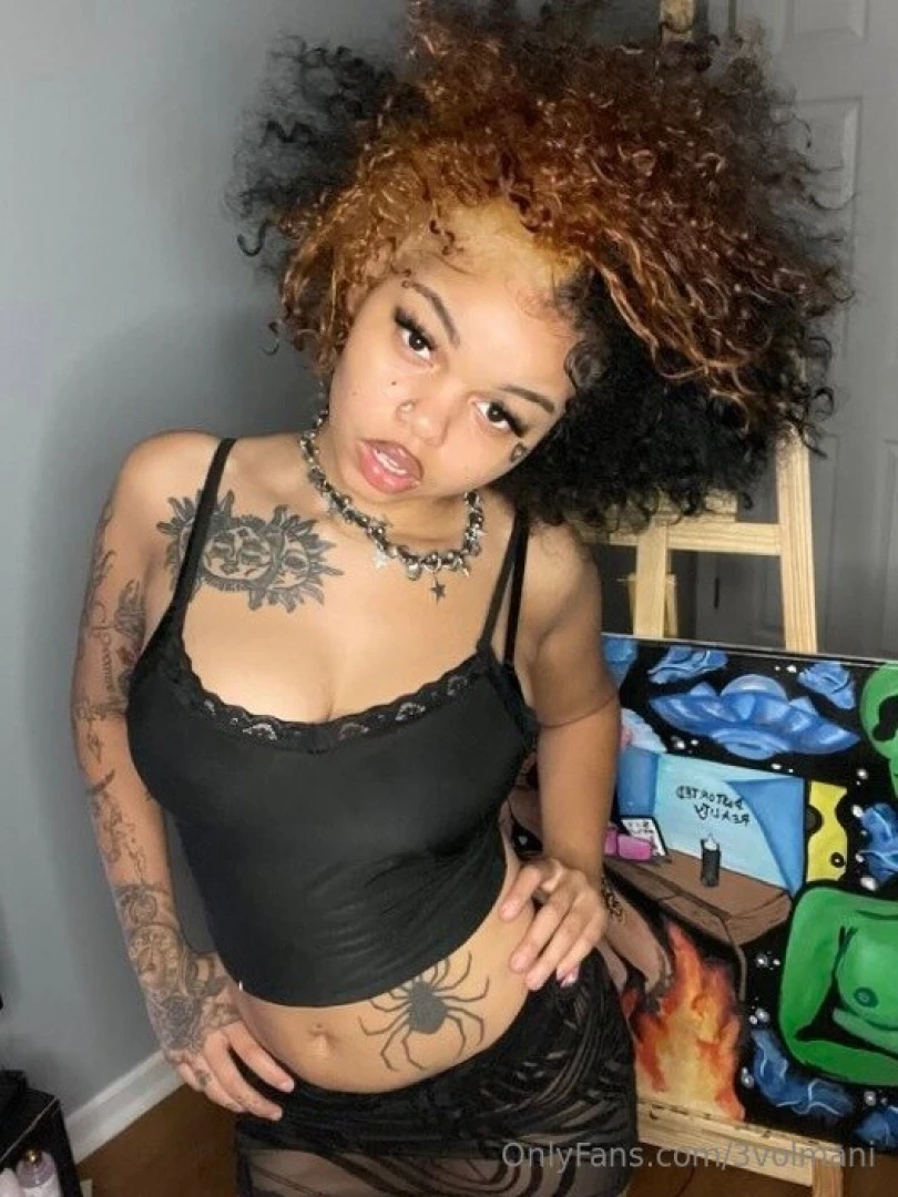 I paint pretty pictures but i m even better at making a mess 