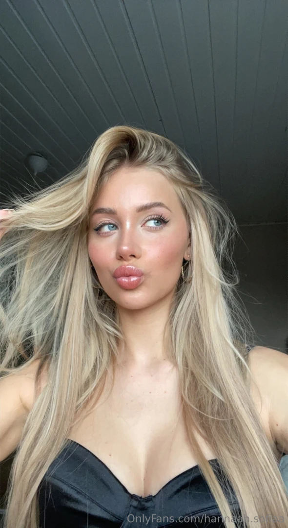 Sei gl cklich und l chle mit mir 