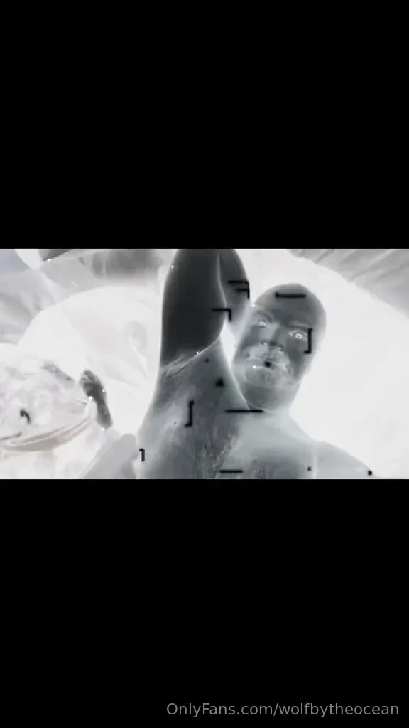 If you like short thicc men who take care of themselves love to travel 