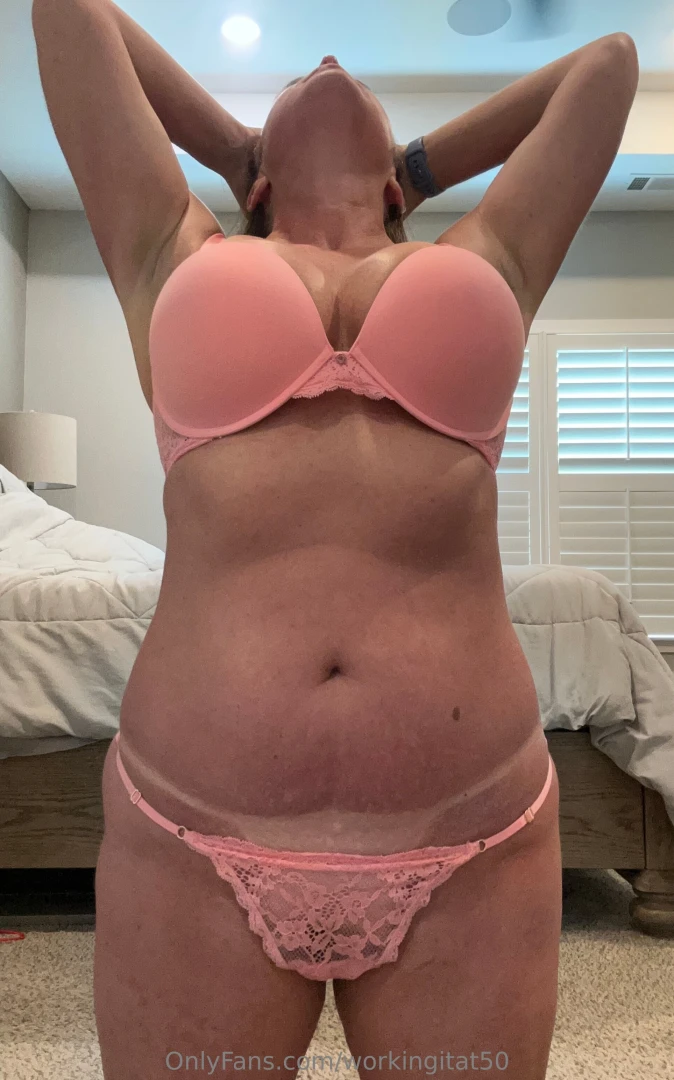 Tan lines or no tan lines which do you prefer part 2 