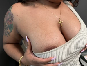 Come pop my titty out