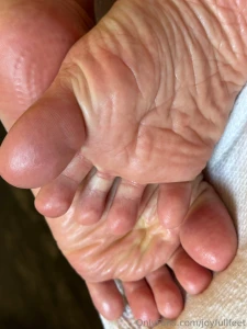 Soles so soft that the crocs leave marks on them part 1