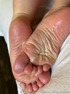 Soles so soft that the crocs leave marks on them part 4
