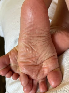 Soles so soft that the crocs leave marks on them part 21