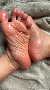 On ig i said i ll delete in one day but maybe you can convince me to part 28