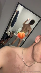 Jerking off and moaning in my work gym hopefully my boss doesn t watch part 1
