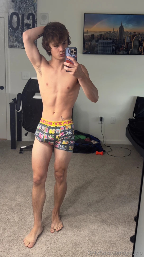 I just replied to everyone finally my inbox is at zerooo sheeeeshh 