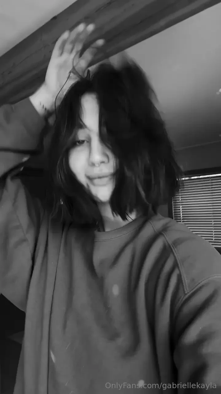 Any guesses on how i got this messy hair 