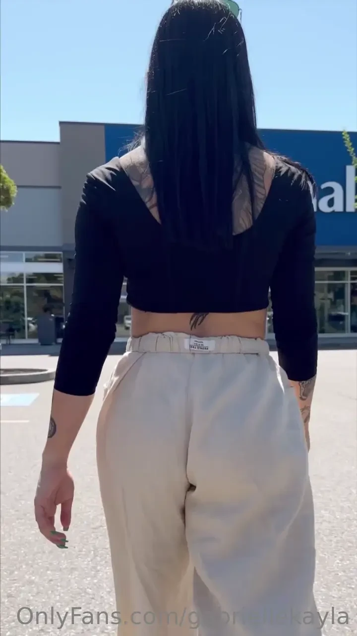 Only boring girls wear panties 