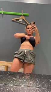 Dancing into the week like getting back into the gym has had me in the