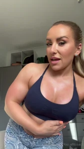New sweaty flexing here s a nice long intro part 1 that i hope you