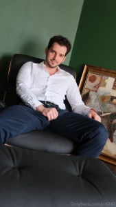 A photo series of me getting comfortable part 6