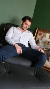 A photo series of me getting comfortable part 10