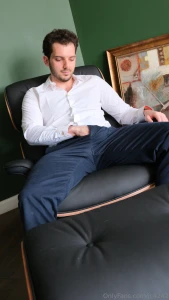 A photo series of me getting comfortable part 4