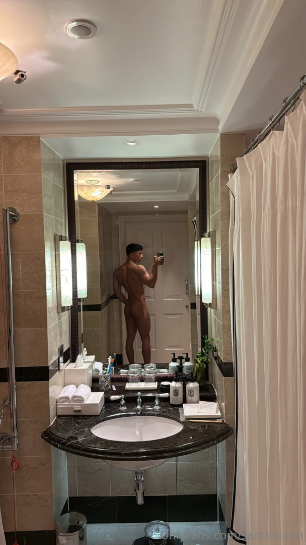 Just me the mirror and a little bit of temptation 