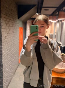 Evening music in my headphones and i m all about the rhythm of my