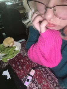 While i m having breakfast i want to remind you that it s a pretty hot