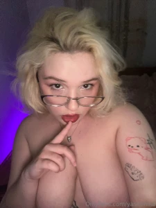 I m sitting in just tights covering the most intimate parts with my part 2