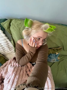 Today i m wearing this cute look i m curling my curls and thinking how part 2