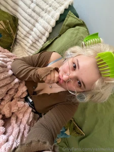 Today i m wearing this cute look i m curling my curls and thinking how part 1