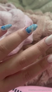 New nails good mood just enjoying my fresh manicure and soaking in the