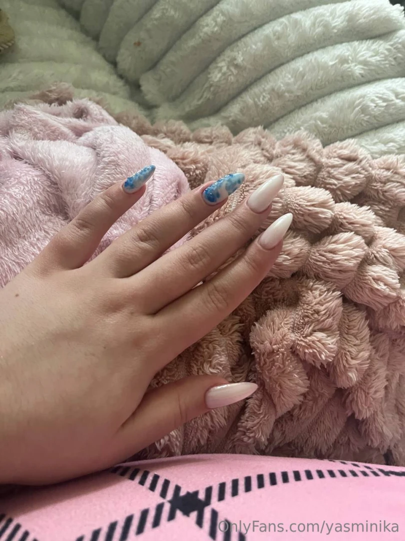 New nails good mood just enjoying my fresh manicure and soaking in the part 1 