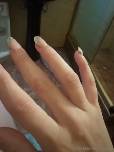 Mi orgasmo me deja la mano asi