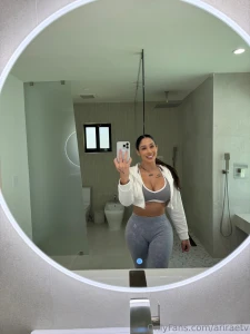 Join ariraee to be part of my freaky friday vip live it starts at 10pm part 21