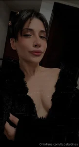 Hairy pussy available i m all yours sexy chats custom vids or a live