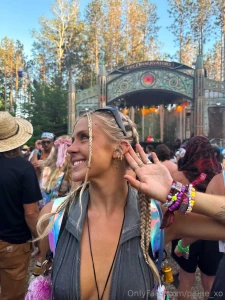 Describe me with only emojis part 2