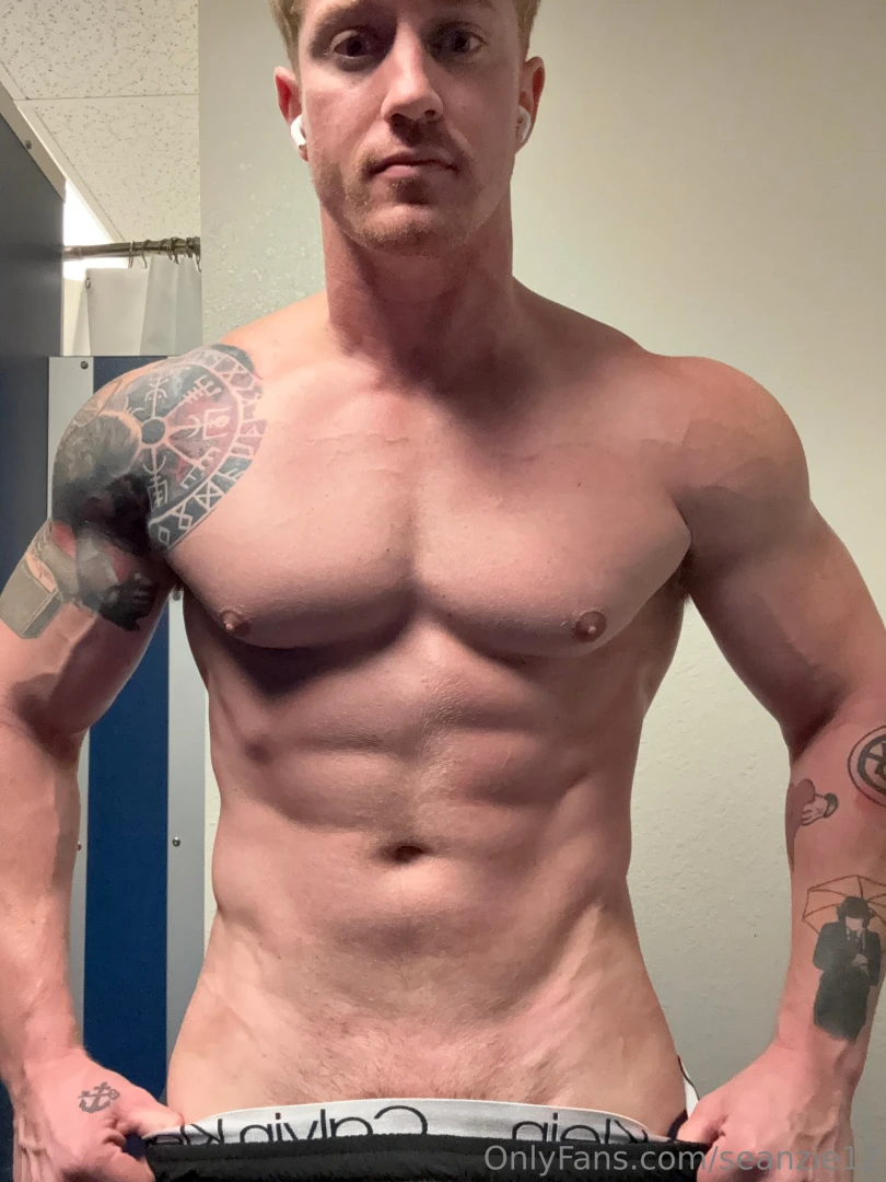 Message me if you want ppv content i have tonssss part 3 