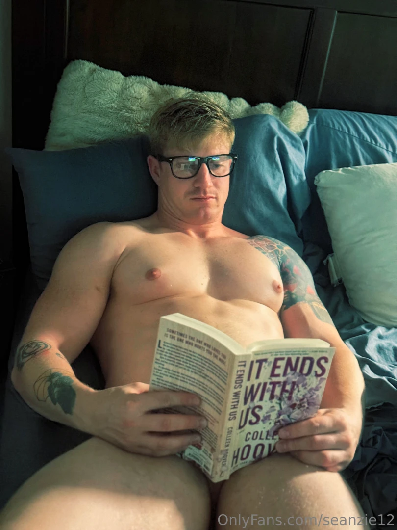 Who loves a good book come read with me part 1 