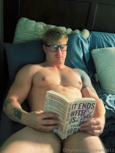 Who loves a good book come read with me part 1