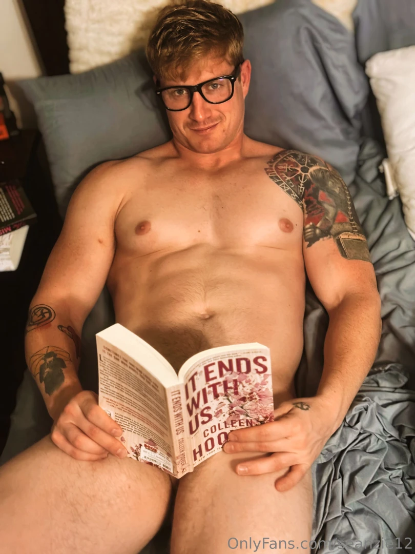 Who loves a good book come read with me 