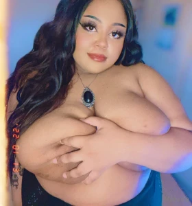 It s too hot to make content butttt im still hot and sexy always