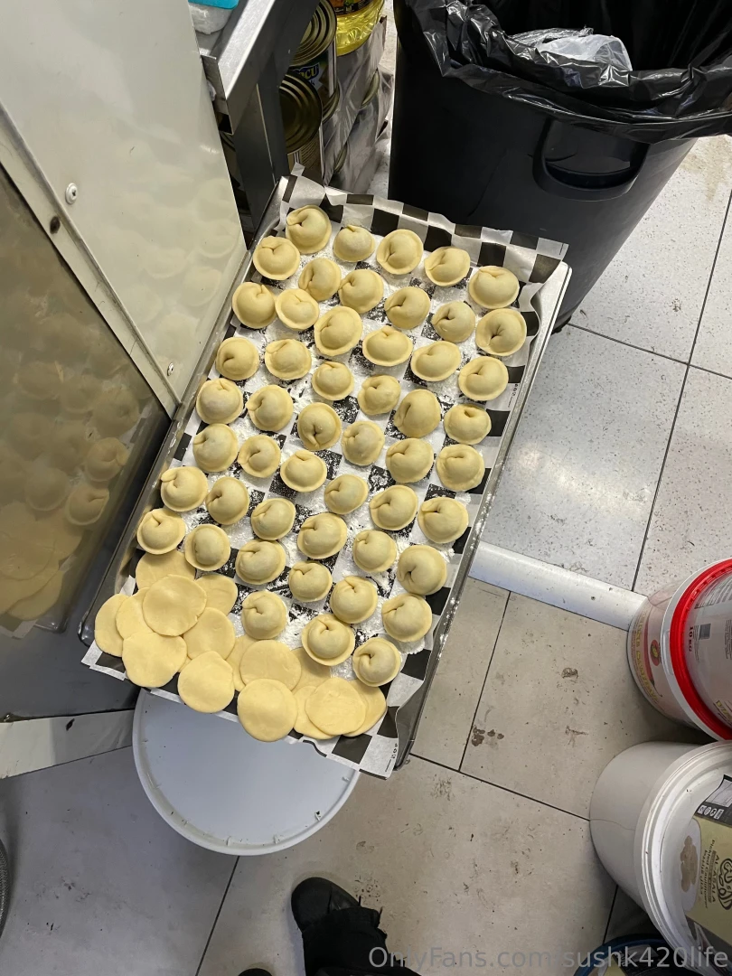 In my native language dumpling is another euphemism for pussy lol 