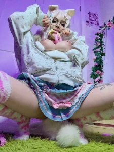 See i m good at sittin i can sit on other things too 3c