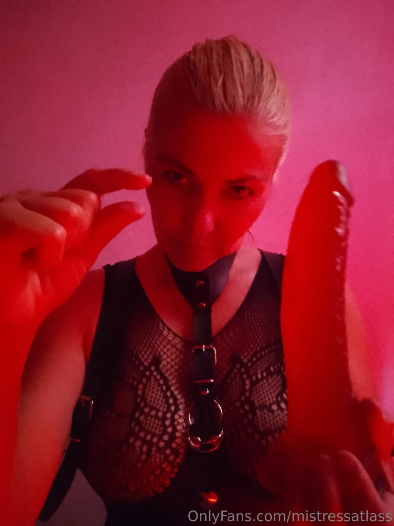 Your little cock will never compare to mine that s why i m the one who 