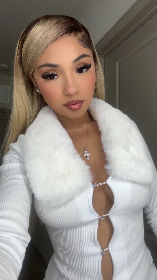 Tip me for the exclusive surprise xmas bundle 